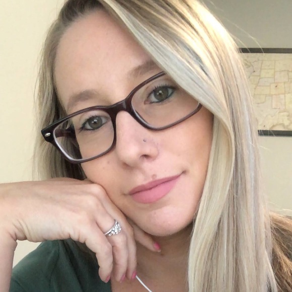 Meet your Posher, Kelli - Picture 1 of 1